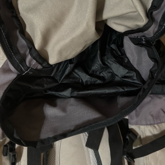 Go Sport | Andina 40 Liter Air System Trekking Hiking Waterproof Backpack - Picture 11 of 13